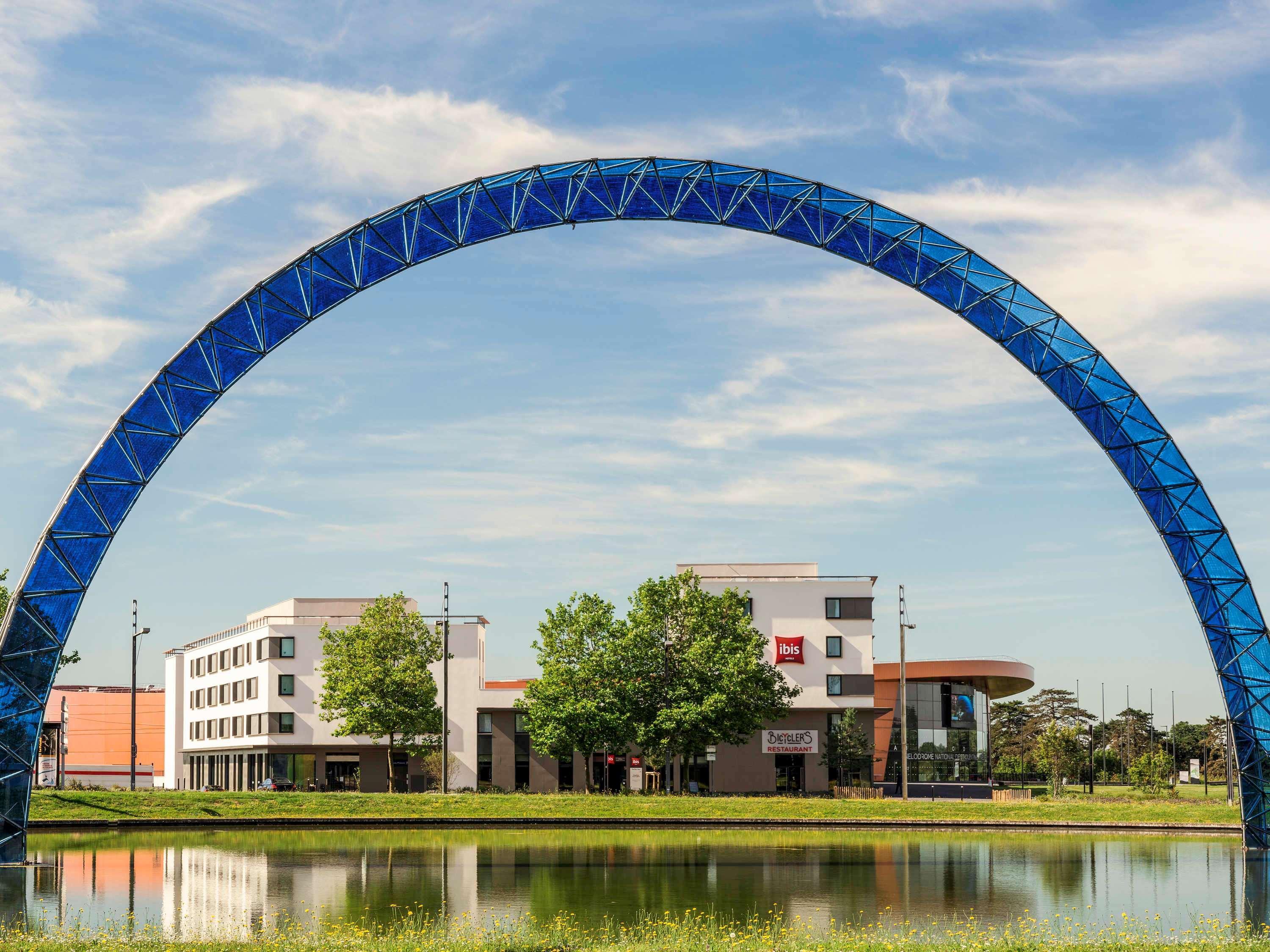 Ibis Hotel Saint Quentin en Yvelines Vélodrome Montigny-le-Bretonneux Buitenkant foto